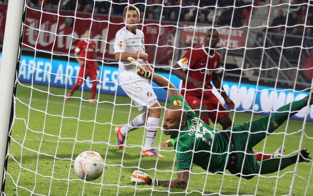 Liga Europy: Gol Sobiecha w meczu z Twente. Zobacz wideo