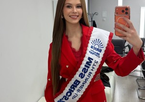 Aleksandar Lukašenko (71)  u vezi sa misicom (22) koja je od njega mlađa pola veka? 