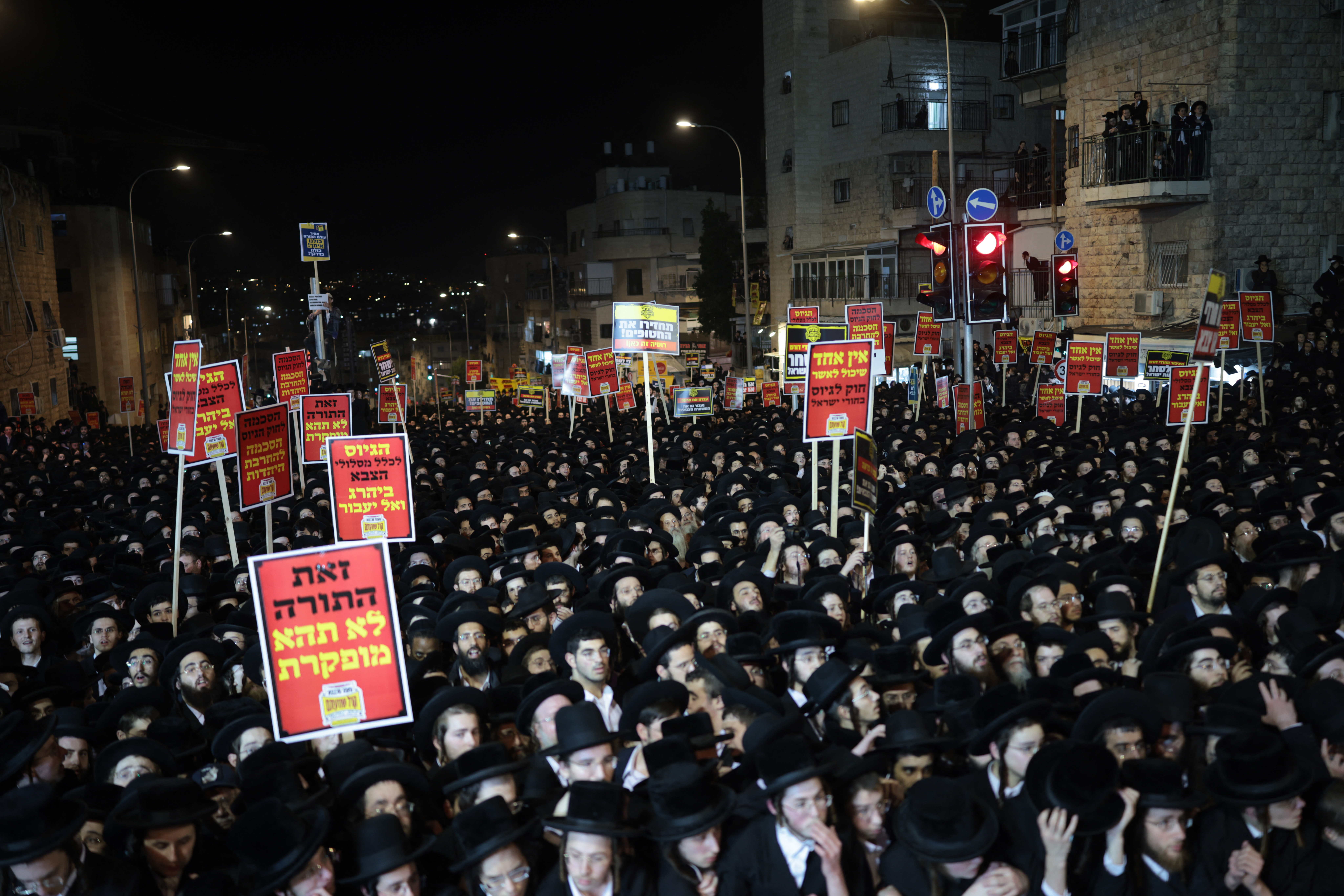 14-latek ginie w Jerozolimie: Autobus wjechał w demonstrantów przeciwko pobórowi