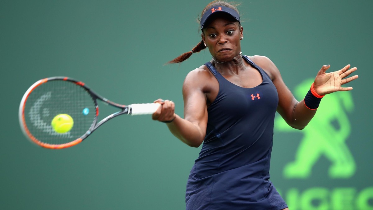 Znakomitą formę w pierwszej części sezonu prezentuje amerykańska tenisistka. Sloane Stephens w dobrym stylu zdobyła tytuł w Charleston. W finale na niebieskiej mączce przed własną widownią pokonała Rosjankę Jelenę Wiesninę 7:6 (4), 6:2. - Myślę, że do rozpoczęcia French Open będę miała jeszcze wiele radości po pojedynkach na tej nawierzchni ziemnej - mówiła 23-letnia triumfatorka.