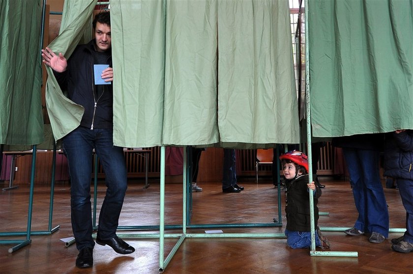 Adieu Sarkozy i Bruni? Bo Francuzi...