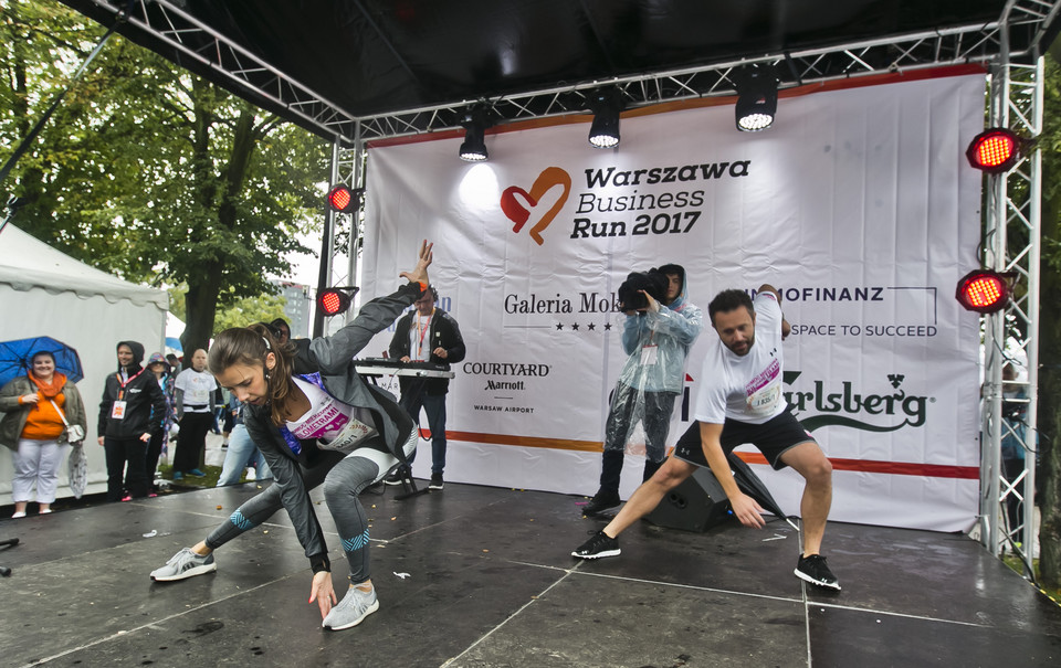 Gwiazdy pobiegły charytatywnie w Warszawa Business Run