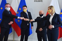 Hołownia kontra senator Bury. Poszło o program 500 Plus