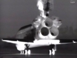 Dziękujemy, do widzenia! Endeavour wylądował po raz ostatni