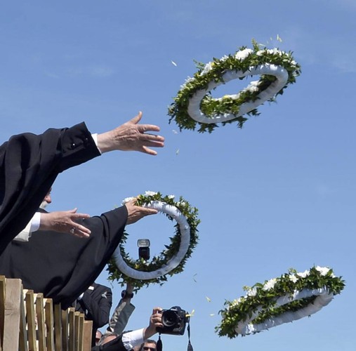 PAPIEŻ FRANCISZEK U UCHODŹCÓW NA LESBOS