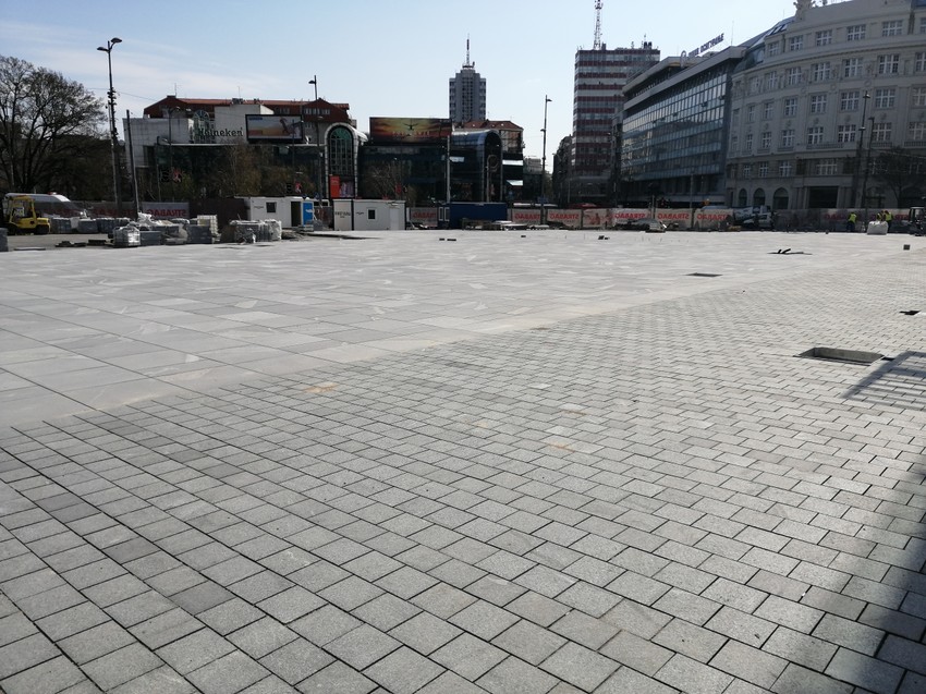 Popločavanje Trga republike