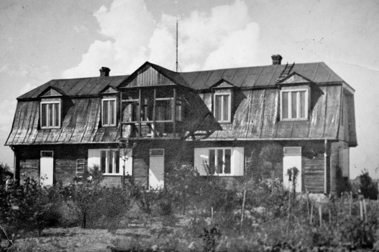 Dom rodzinny Jędrusików w Bartkowicach