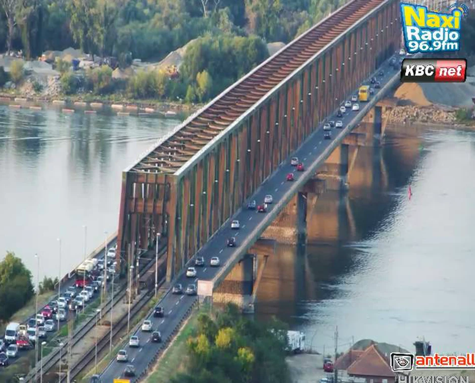 Saobraćaj se gotovo jedva odvija u smeru ka gradu