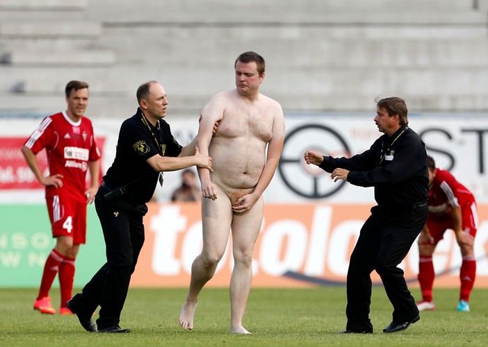 Tego jeszcze w Polsce nie było. Golas przerwał mecz Górnika z Lechem