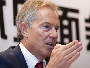 Trzecia droga umarła. Lewica ciągle szuka nowej strategii