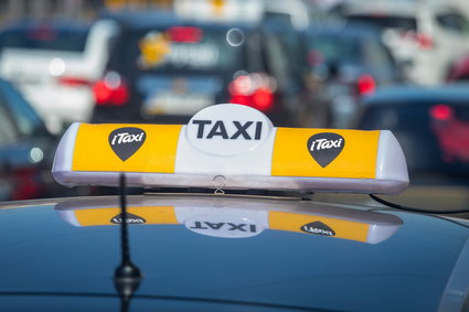 W związku z koronawirusem w taksówkach iTaxi pojawią się przesłony