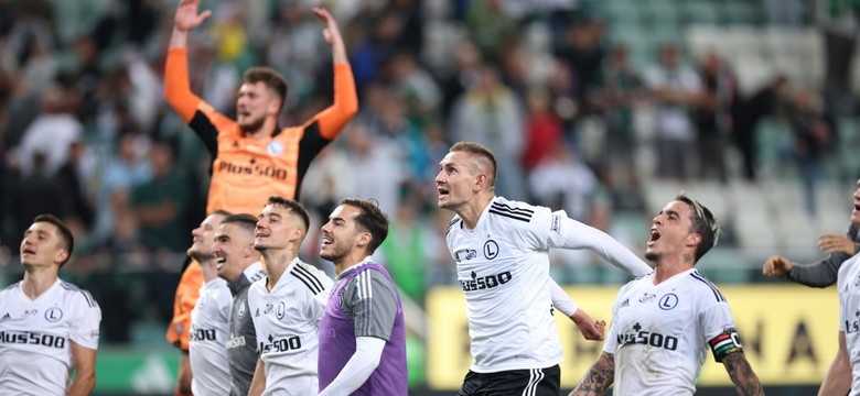 Legia w końcówce wyrwała trzy punkty i zajęła fotel lidera [WIDEO]