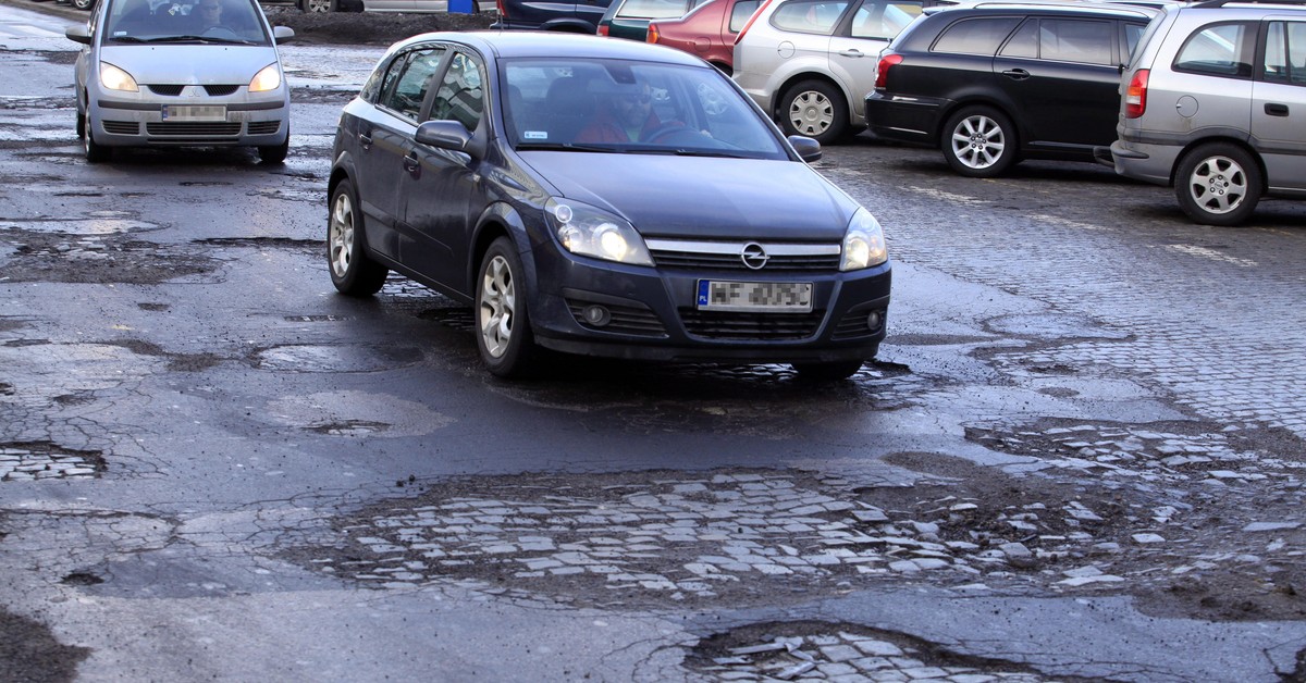 Kierowcy dostaną odszkodowanie za dziury w drodze. Wystarczy prosty formularz