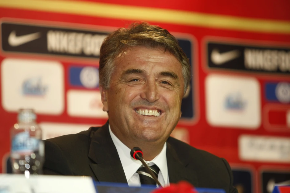 Dobar za Real i Barselonu, ne i za FSS: Remi sa Slovencima u Beogradu bio je dovoljan da FSS smeni Radomira Antića, koji je Srbiju odveo na SP u Južnu Afriku, a pre toga jedini u svetu je bio trener tri najmoćnije španske ekipe, Reala, Barselone i Atletika iz Madrida