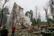 Akcja przeszukiwania gruzów 9-piętrowego budynku mieszkalnego zniszczonego po zmasowanym rosyjskim ataku rakietowo-dronowym na Kijów (31.07.2025 r.)