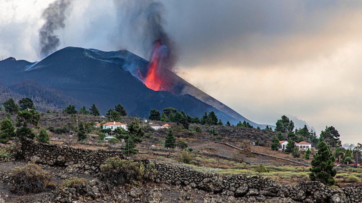 Erupcja wulkanu Cumbre Vieja na Wyspach Kanaryjskich słabnie. To koniec?