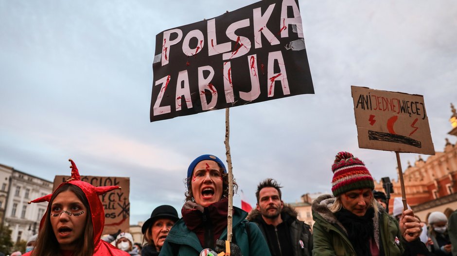 "Ani jednej więcej" - krakowski marsz po śmierci 30-letniej Izy