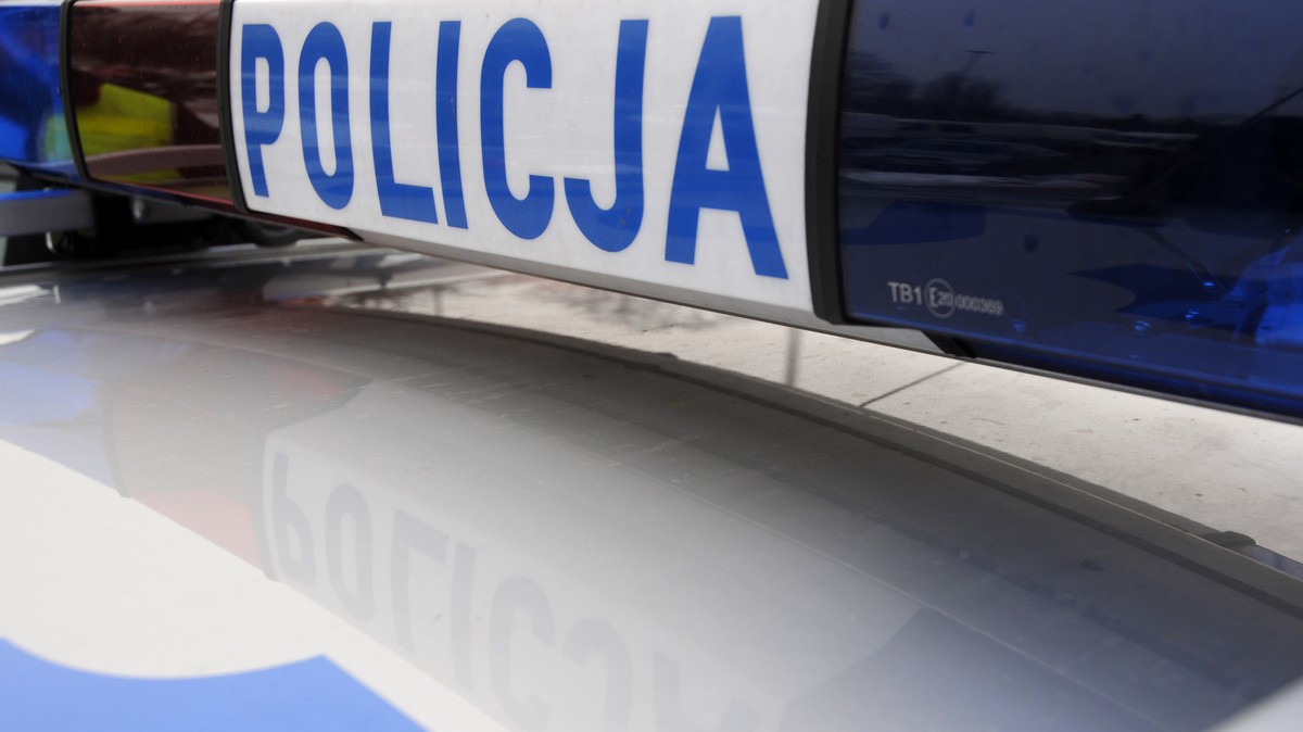 Przed wjazdem do tych miejscowości – zwykle kilkadziesiąt metrów przed nimi – zatrzymuje policja.