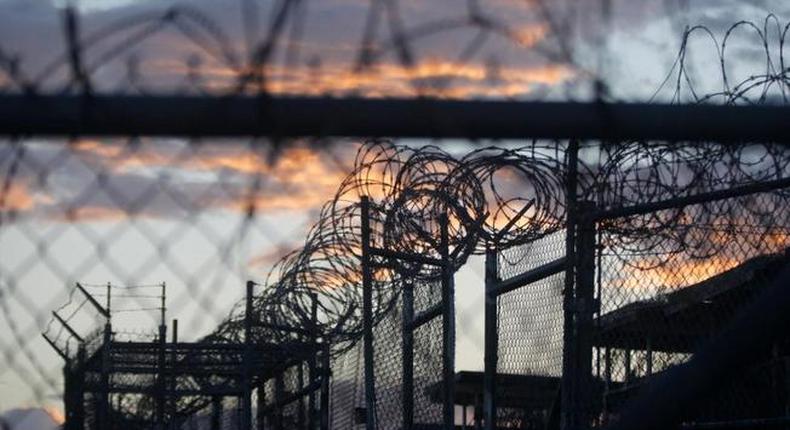 Plan to close Guantanamo has 13 U.S. prison sites, costs up to $475 mln