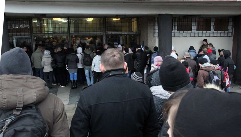 285 metrów kolejki! Tu dają pracę w policji