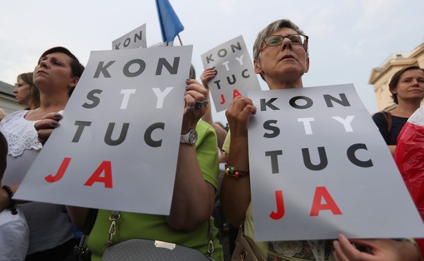 Protest przed Pałacem Prezydenckim