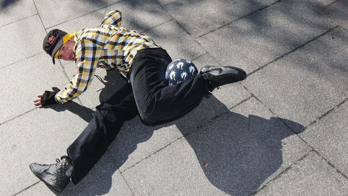 Sean Garnier, najpopularniejszy freestylowiec na świecie, przyjaźni się z kilkoma gwiazdami sportu. Na jednej z ostatnich imprez, na którą zaproszeni zostali między innymi Didier Drogba i Eden Hazard, mężczyzna zawstydził piłkarzy.