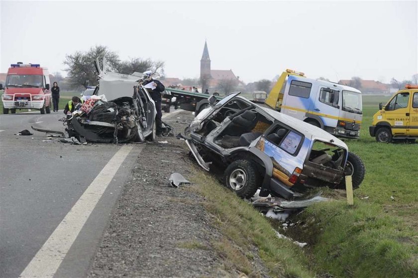 Tragiczny wypadek. Zginęły 4 osoby