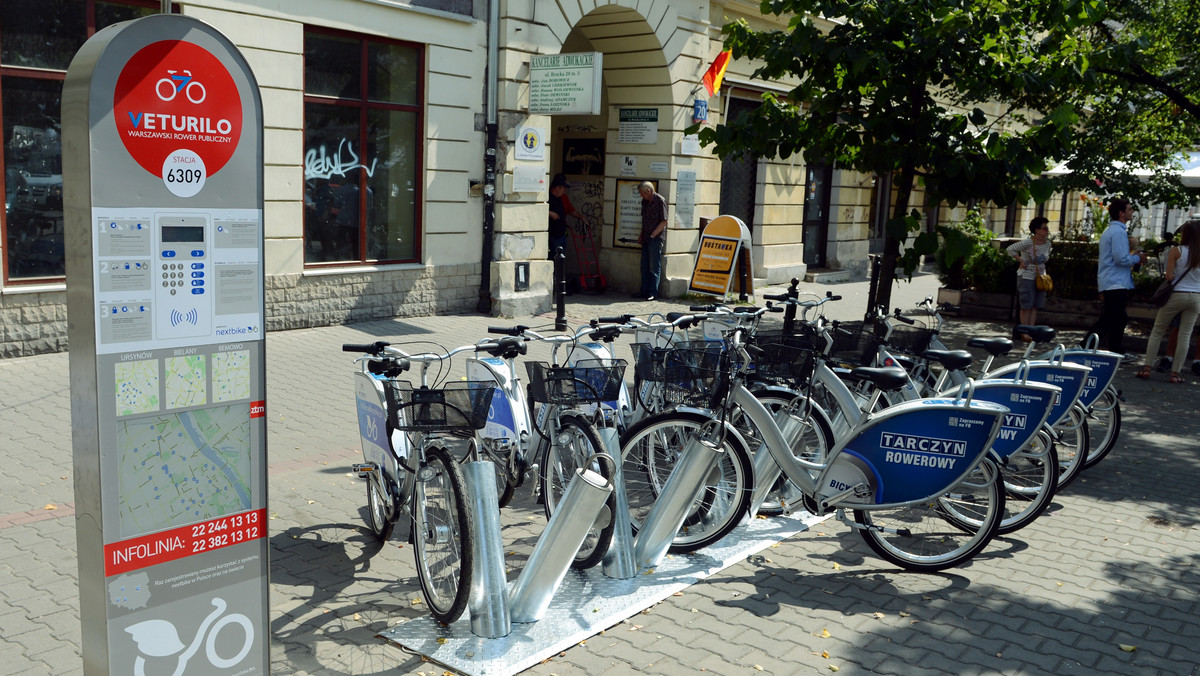 Od środy będzie można wypożyczać w Warszawie rowery w ramach miejskiego systemu Veturilo. Wypożyczalnie będą działać w Śródmieściu, na Bielanach, Ursynowie i w Wilanowie. Do wtorku w systemie zarejestrowało się 1,8 tys. osób - powiedziała PAP Magdalena Potocka z ZTM.