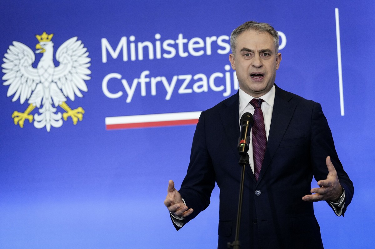 Rekordowe wydatki na walkę z dezinformacją. Minister Gawkowski zapowiada