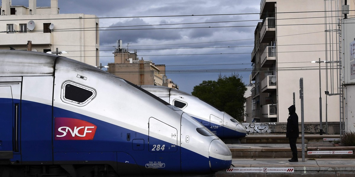 Pracownicy kolei wyrażają sprzeciw wobec reform kolei państwowych SNCF, planowanych przez prezydenta Francji Emmanuela Macrona