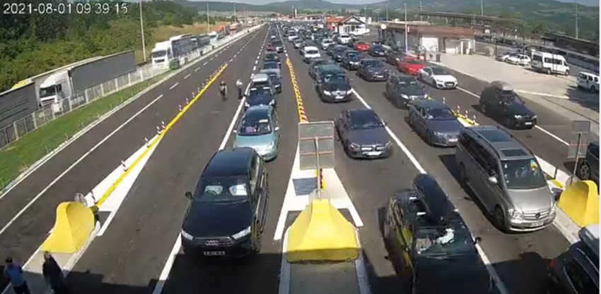 Na Gradini se čeka sat vremena