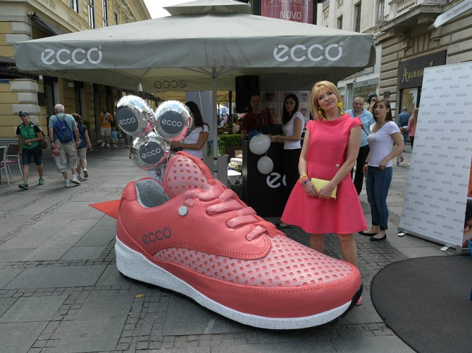 114179_suzana-mancic-je-uprilicila-promociju-ecco-kolekcije