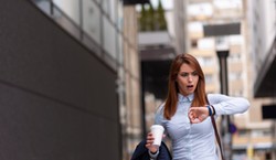 Czas przyspieszył od 2000 roku? Wyniki badań naukowców zaskakują