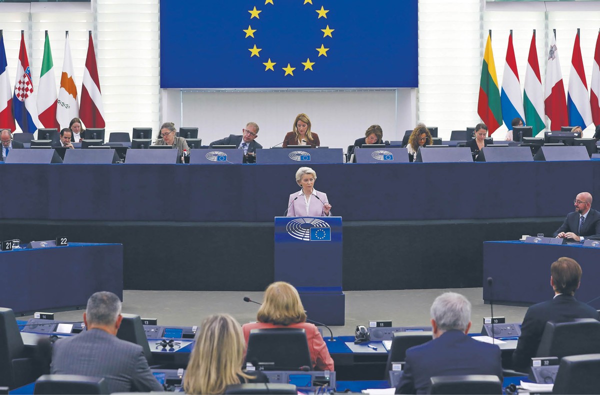 Na odsunięcie von der Leyen i jej gabinetu musiałoby się zgodzić aż 470 z 705 europosłów