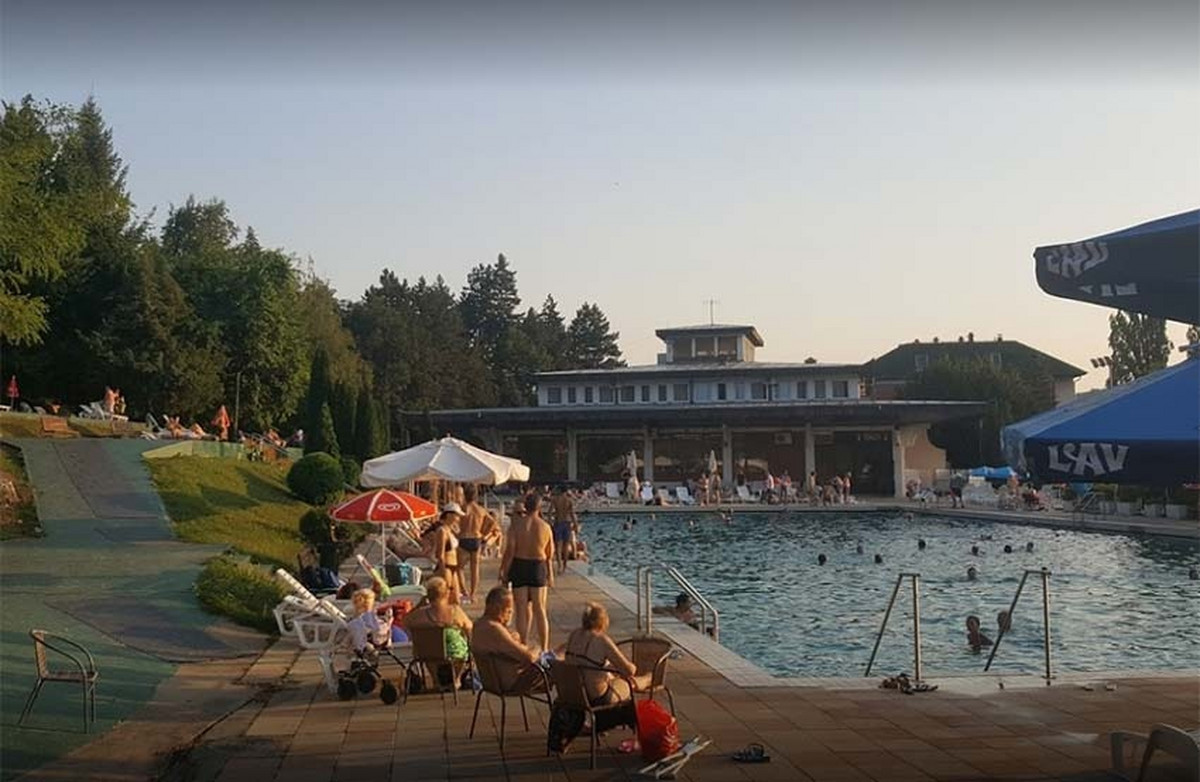 KAKO DA PREŽIVITE PRVE LETNJE VRUĆINE "Blic" vodič sa cenama kroz najlepše  vojvođanske bazene i akva parkove