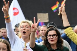 Marsz Równości w Gdańsku. "Symbolem PiS jest drut kolczasty i homofobia"