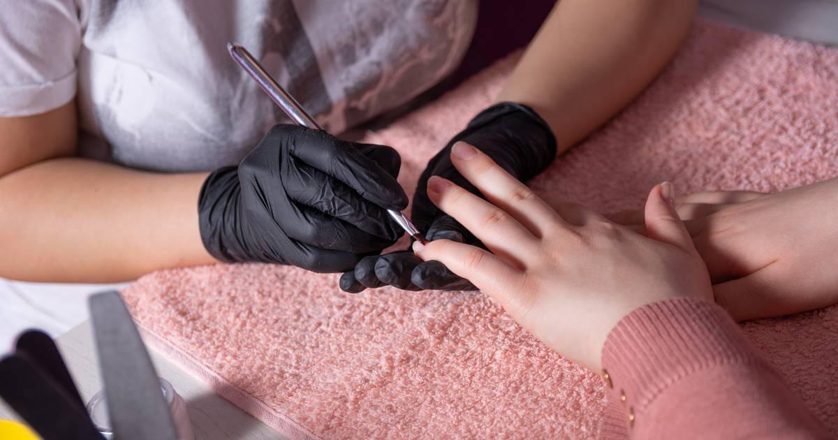 Trzy kolory manicure, które będą hitem lata. Tylko dla pewnych siebie kobiet