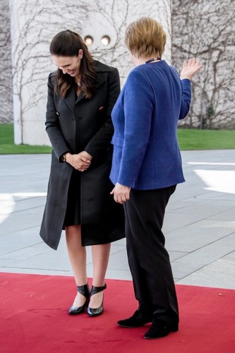Jacinda Ardern i Angela Merkel