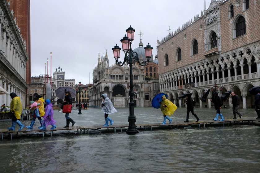 Rekordowy przypływ w Wenecji.