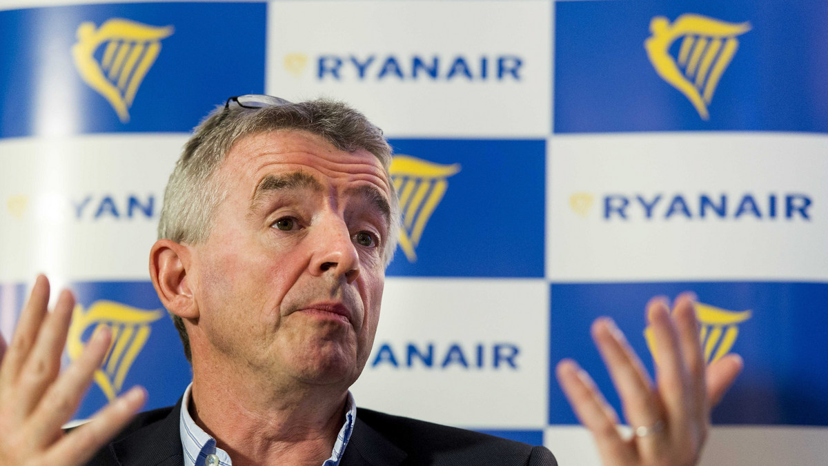 Bitwa o polskie niebo trwa w najlepsze. W ciągu najbliższych pięciu lat Ryanair planuje podwoić liczbę pasażerów. Szef irlandzkiej taniej linii lotniczej podczas czwartkowej konferencji zapowiedział uruchomienie nowych tras z Warszawy. A co z tanimi lotami z Europy do USA? - Już za kilka lat polecimy Ryanairem do Nowego Jorku za 10 dolarów – obiecał Michael O'Leary w rozmowie z Onetem.