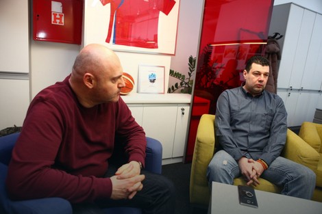 Dragan Nikolić u razgovoru sa urednikom sportske rubrike 