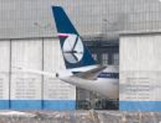 Sądne dni LOT-u. Firma stała się zakładnikiem stewardes