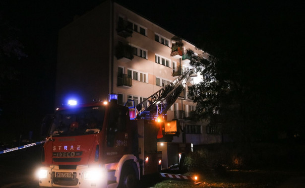 Wybuch ładunku w bloku na warszawskim Targówku, jedna osoba nie żyje