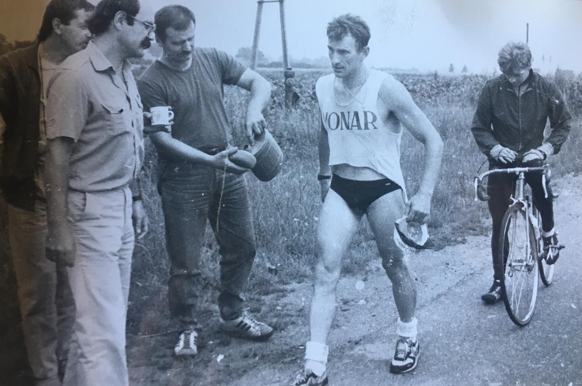 Jurek na trasie zawodów na dystansie Ultraman, jakie zorganizował sobie w Głogowie. Ustanowił wówczas najlepszy czas w Europie i drugi na świecie 