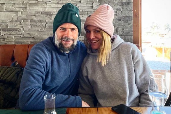 Mateja Kežman sa TREĆOM ŽENOM ŽIVI NA KOPAONIKU Napravio kuću sa ogromnim bazenom, u Beograd više ne dolazi: Unutra kamin, sve od drveta (FOTO)