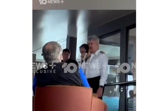 ISPLIVAO ŠOKANTAN SNIMAK KAPETANA SA KRUZERA SMRTI Dok putnici umiru, on je izašao i izgovorio reči koje BUDE JEZU (VIDEO)