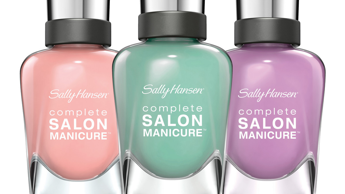 Sally Hansen oferuje unikatowe, unowocześnione lakiery do paznokci Complete Salon Manicure™ z recepturą wzorowaną na technologii typu  hair-care. Te nowatorskie kosmetyki wynoszą zabiegi odżywienia i wzmocnienia na następny poziom zaawansowania! Complete Salon Manicure™  pozwoli stworzyć wyjątkowe i perfekcyjne manicure bez potrzeby wychodzenia z domu.