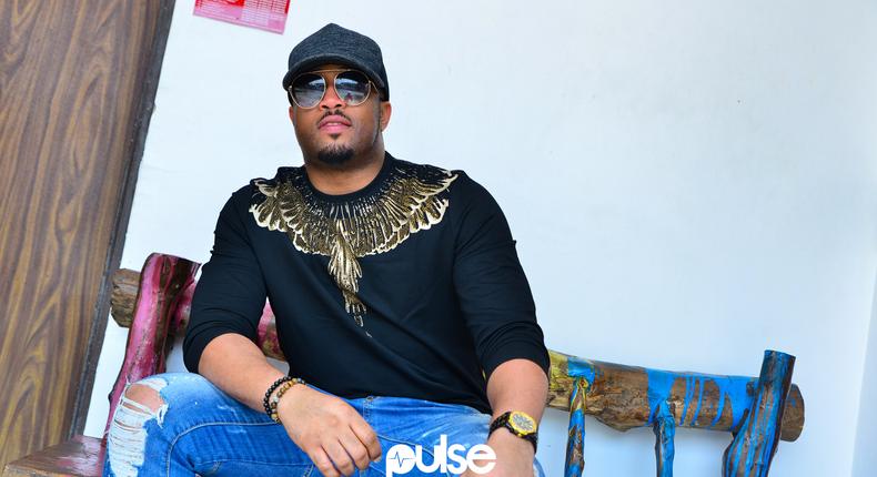 Mike Ezuruonye recently seized a pirated copy of EbonyLife films' 'Chief Daddy' and his colleagues are commending the move. [PULSE]