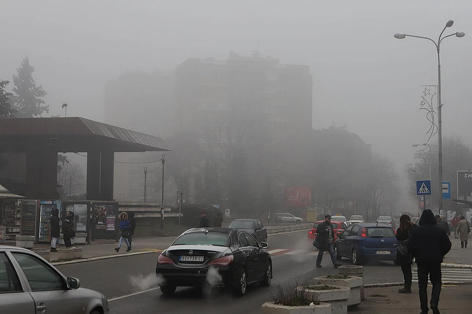 Centar Smedereva pod smogom i maglom