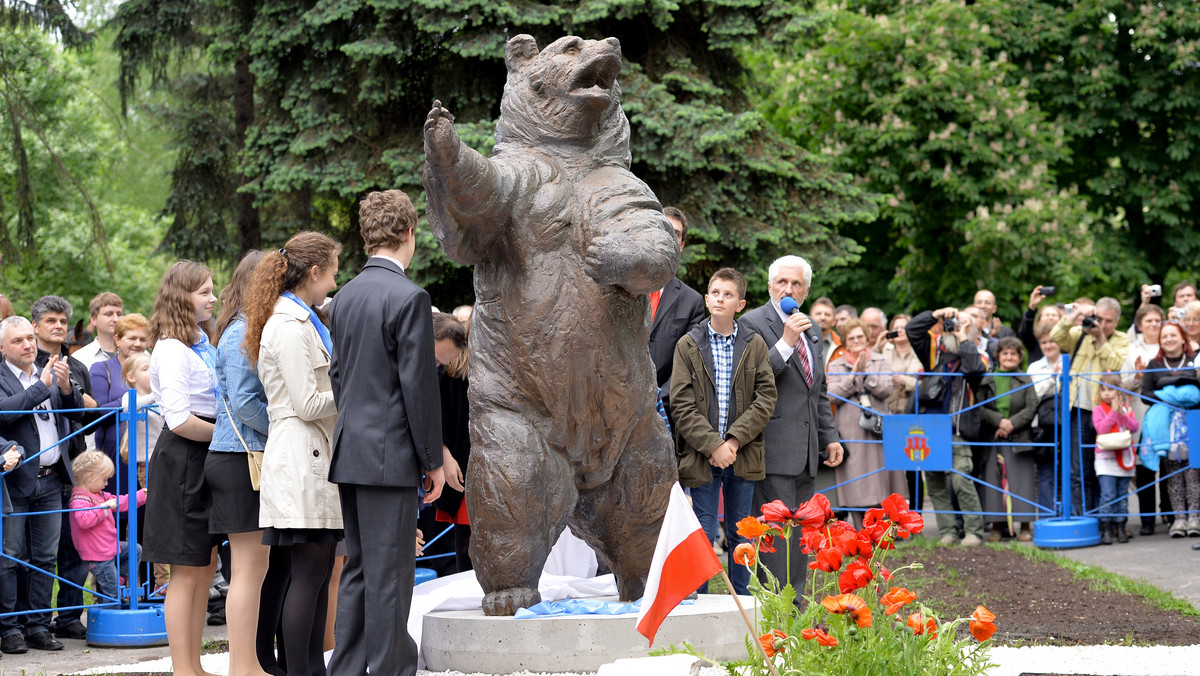 Pomnik kaprala niedźwiedzia Wojtka, jednego z symboli armii generała Władysława Andersa, stanął w Parku Jordana w Krakowie. Uroczyste odsłonięcie monumentu odbyło się w 70. rocznicę zdobycia przez żołnierzy 2 Korpusu Polskiego klasztoru na Monte Cassino.